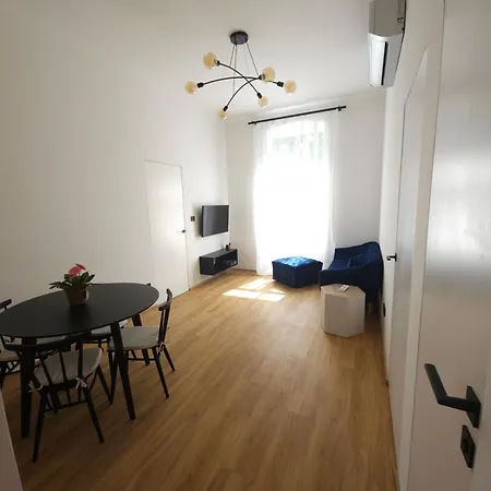 Apartment Zehn House 2 In The Center Apartment